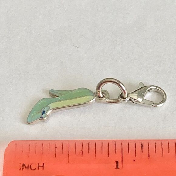 Vintage Disney Cinderella Princess Glass Slipper Clip On Charm Zipper Pull Bag - Picture 8 of 8